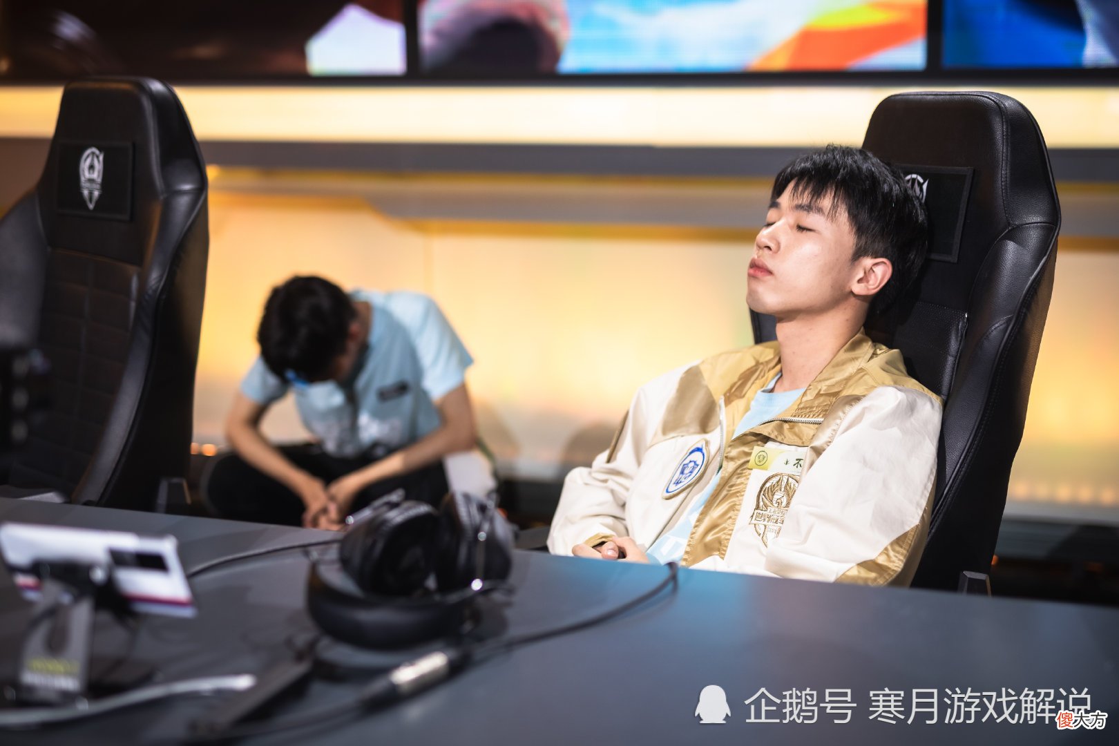 【游戏迷】KPL：TTG清清通天边路光环消散，TTG又成背景板，关键时刻诡异BP！