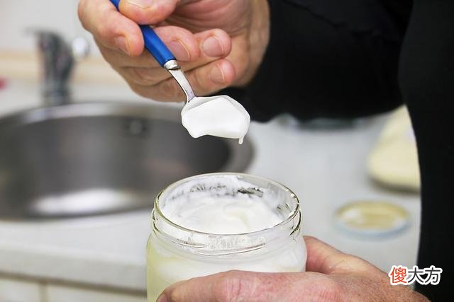 宝宝多大可以吃牛奶、酸奶、奶酪？一篇文章讲清楚，妈妈赶紧收藏