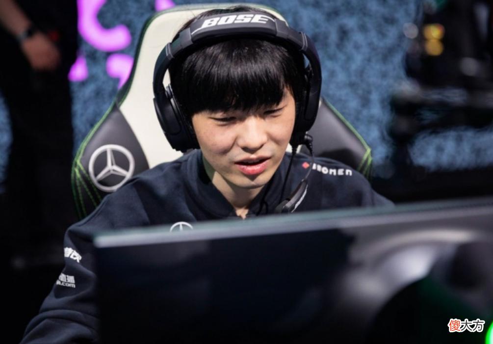 【游戏迷】LOL:世界战队排名再度更新,FPX勇夺第一,NS异军突起,TES一战把自己打出前五。