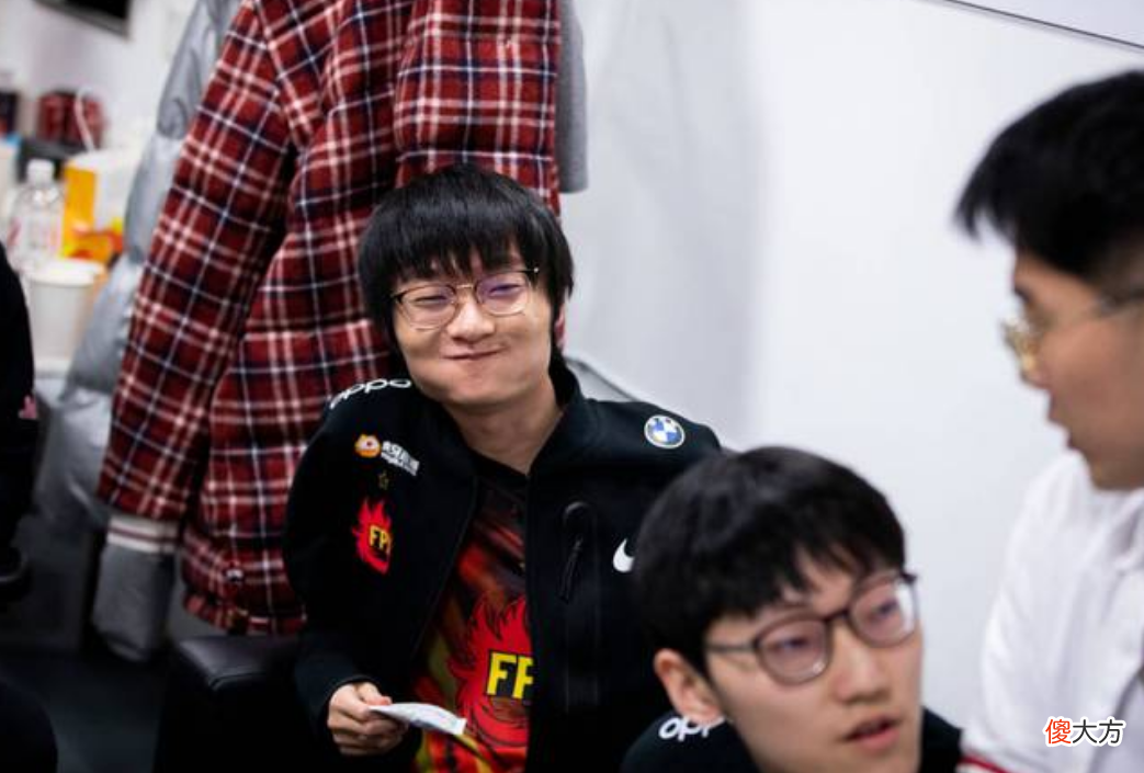 【游戏迷】LOL:世界战队排名再度更新,FPX勇夺第一,NS异军突起,TES一战把自己打出前五。