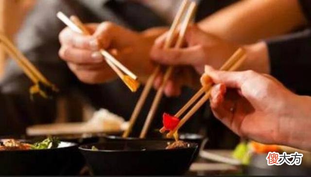 那些不陪孩子吃饭的父母，正在悄悄被惩罚，有你吗？