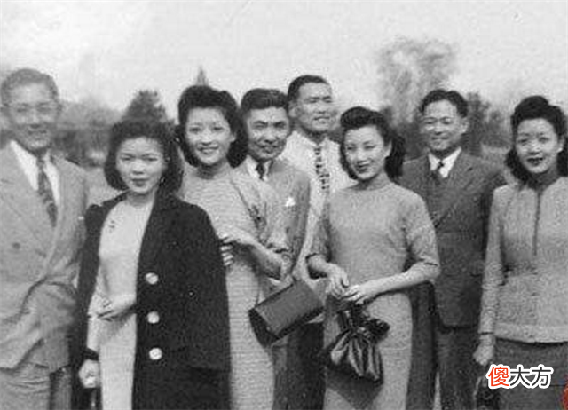 【爱历史】首富女的错爱：苦候初恋15年，他却另娶新人，3个女儿名字都来自她