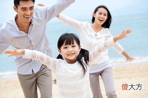 “再不吃饭，就把你玩具扔了！”每天上演的威胁育儿，真的好用吗？