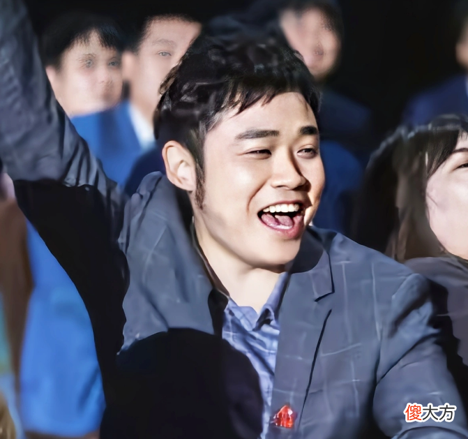 【游戏迷】KPL瓜：月光卸任后留守AG继续直播，李九不解说竟是因为考证