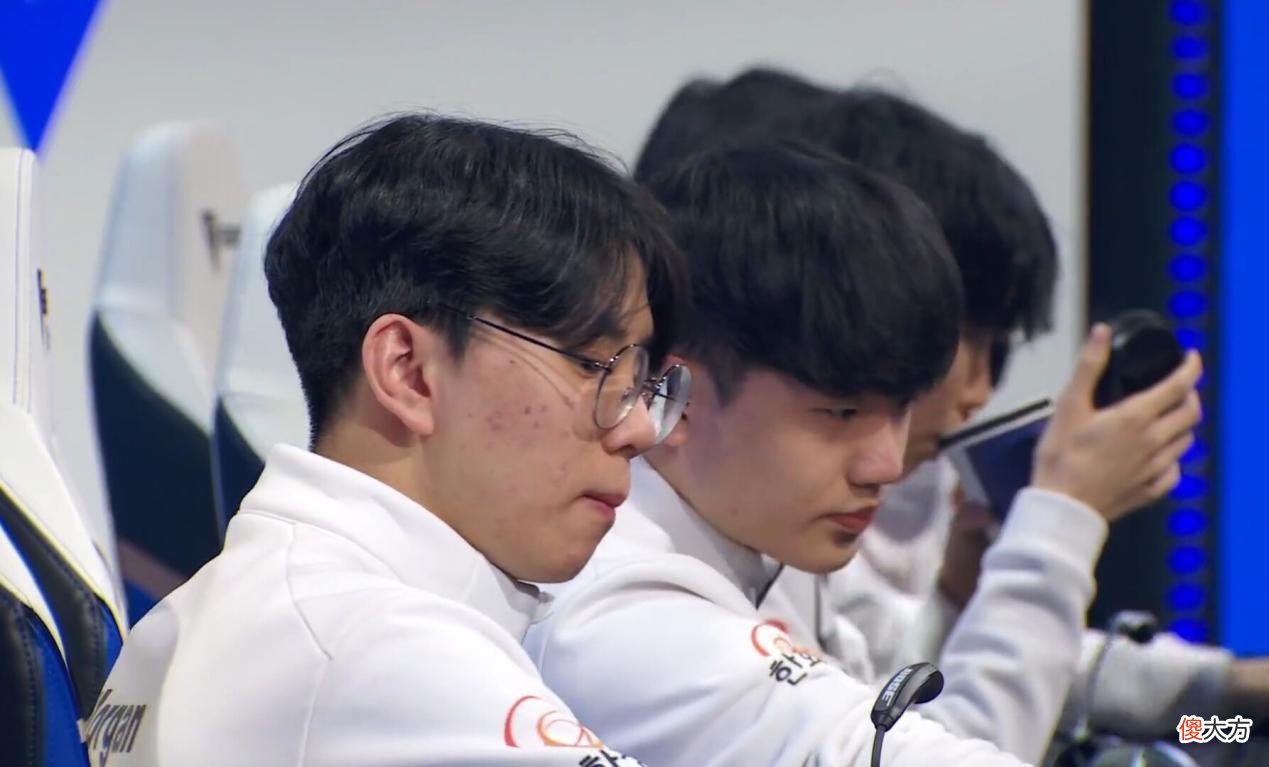 【游戏世界】“上路菜下路送，Chovy带不动”LNG掀翻HLE拿到开门红，Chovy一带四失败，Deft比摩根更