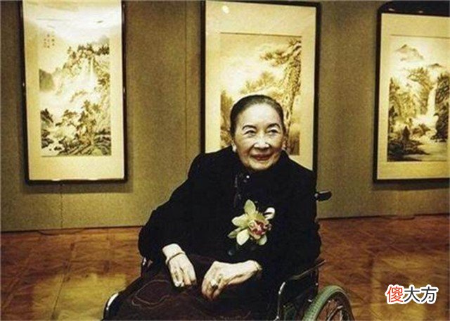 【爱历史】106岁的宋美龄到宋子文陵墓前说了一番话，身边的人都哭了