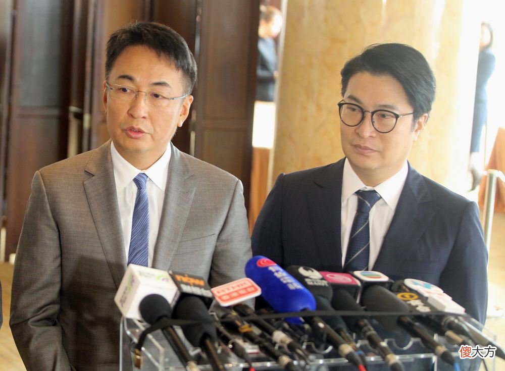 【爱历史】李嘉诚和李兆基都是千亿富豪,分家产方式却大不相同,谁更胜一筹