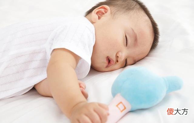 宝宝难睡“整觉”，全因生理特点，宝妈做好3点帮助宝宝睡个好觉