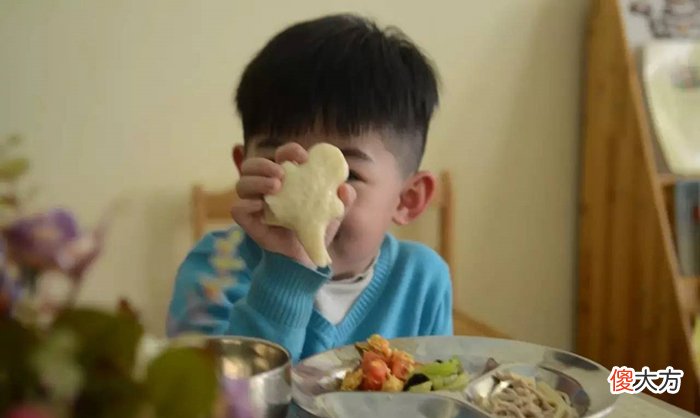 宝宝发出这4个“信号”时，说明身体缺水了，父母别忽视