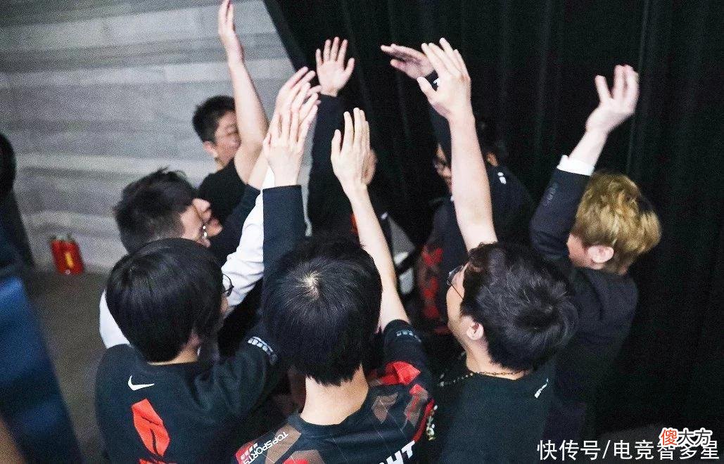 【游戏世界】RNG还有机会不打冒泡赛？希望竟在TES和EDG身上，要看别人脸色