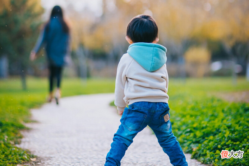 孩子上学前家长疯狂晒照,四年级后为何却被“雪藏”了?可能是因为这三个原因