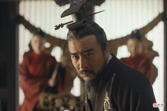 【爱历史】击败张飞射死庞统的武将，刘备对他很欣赏，可惜最后被诸葛亮斩杀