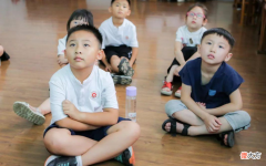 孩子反复看同一集动画片，也不觉得厌烦，背后传递出3个信号