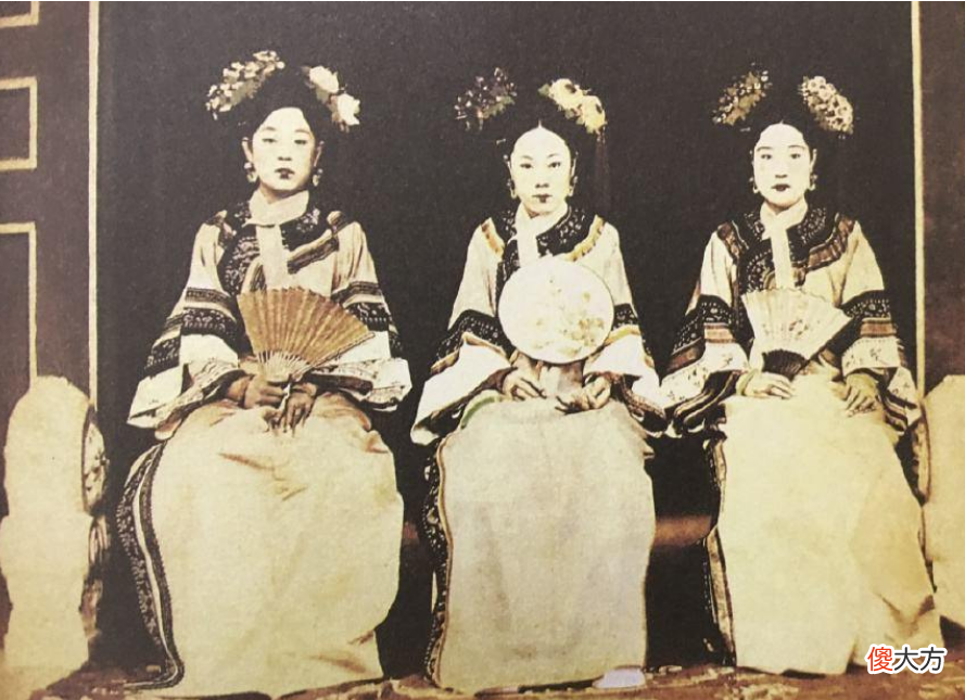【历史故事】妃嫔脖子上的“白布条”，有什么用处？其实是为了皇帝更加便捷