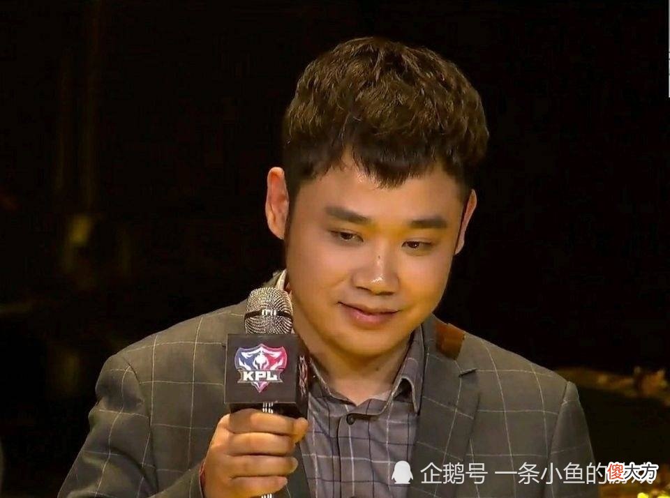 【游戏世界】AG月光光竟然支持了重庆狼队，是狼队变强了？是滔搏变弱了？还是月光的格局打开了？
