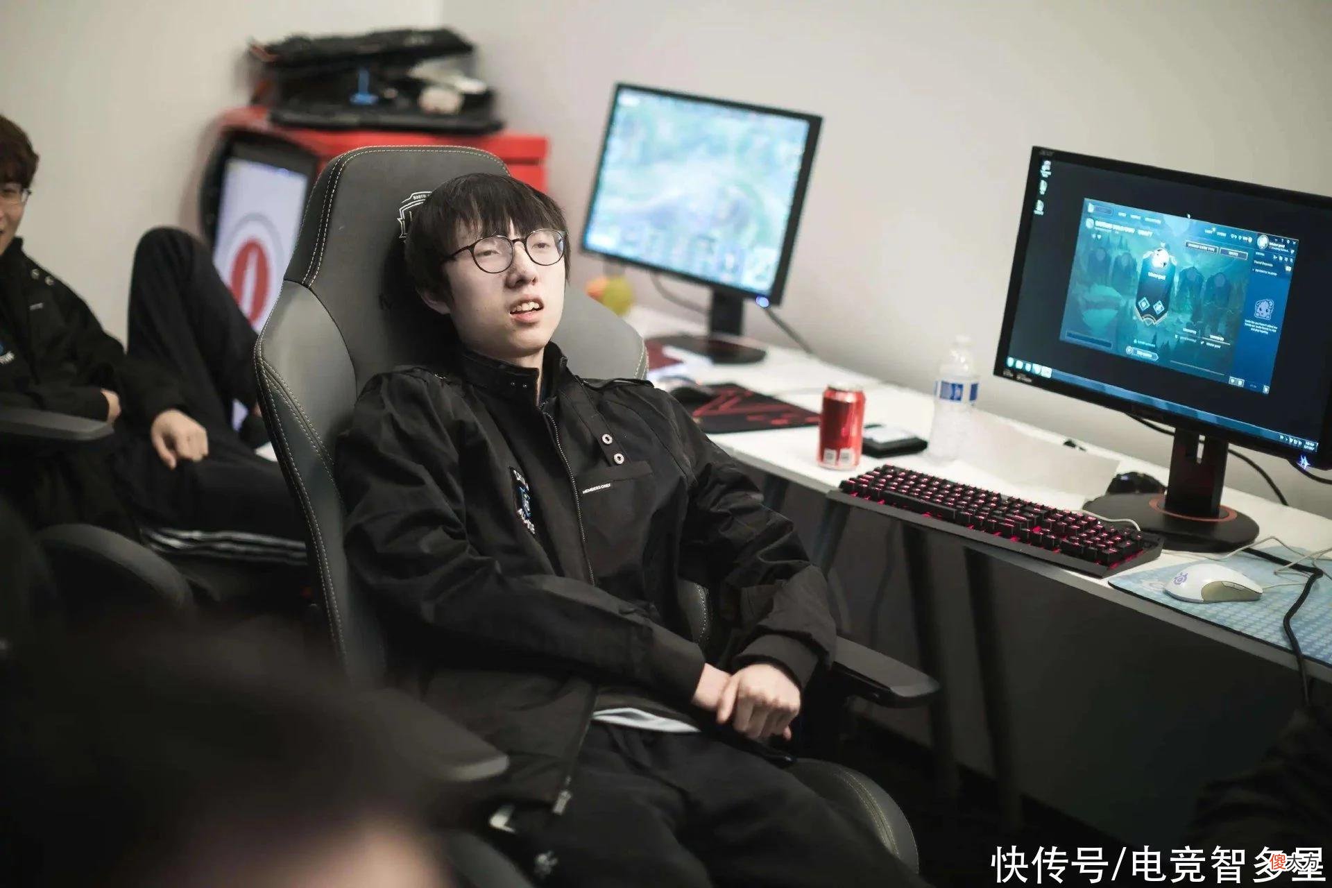【游戏迷】时隔多年Karsa成了香锅的样子？训练赛没怎么打，却被拉上来背锅