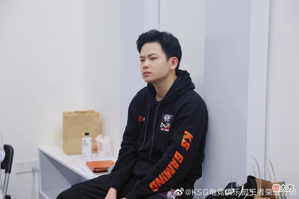 【游戏世界】KSG碾压获胜却无缘季后赛，早点换人，KSG或许早已起飞