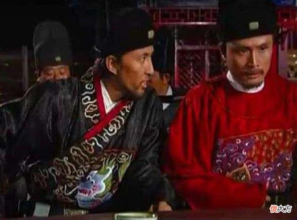 【历史故事】两位功臣争抢妻子，朱元璋闻了她一下！冷笑：此女乃奸细立即处死