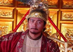 【历史故事】两位功臣争抢妻子，朱元璋闻了她一下！冷笑：此女乃奸细立即处死