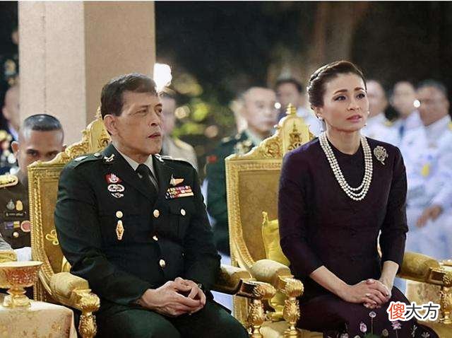 【历史故事】诗妮娜喜获泰王册封王室姓氏，由妾变成妻子，苏提达地位受到威胁