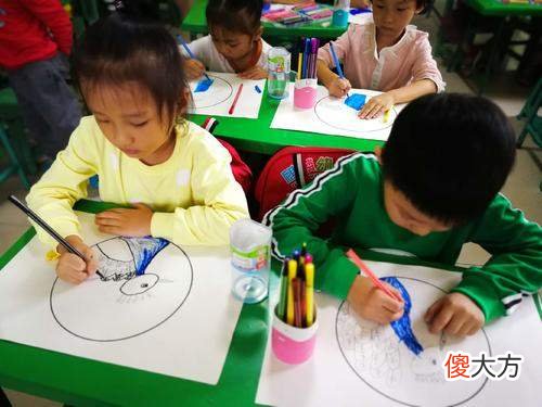 孩子不合群，家长太揪心？分享给父母：3个原因，2个解决对策