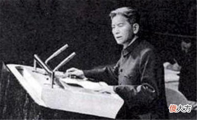 【历史故事】新中国第一代外交官乔冠华：为何晚年官场屡屡失意？最后郁郁而终