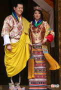 【历史故事】42年前，不丹老国王娶了“仇家”4个亲姐妹为妻，婚后一碗水端平