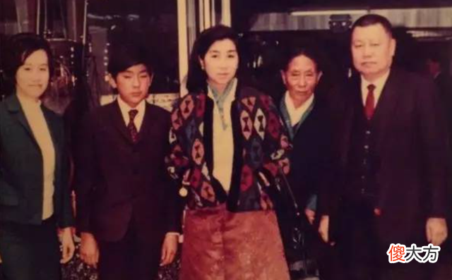 【历史故事】42年前，不丹老国王娶了“仇家”4个亲姐妹为妻，婚后一碗水端平