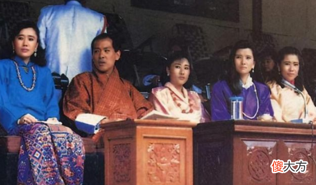 【历史故事】42年前，不丹老国王娶了“仇家”4个亲姐妹为妻，婚后一碗水端平