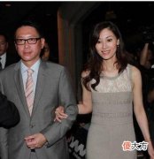 【就爱时尚】李嘉欣穿什么色系的衣服显得高级感十足