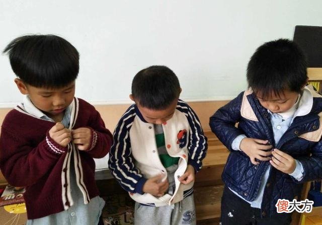 幼儿园毕业后,家长和孩子要做出改变,让“幼升小”更顺利