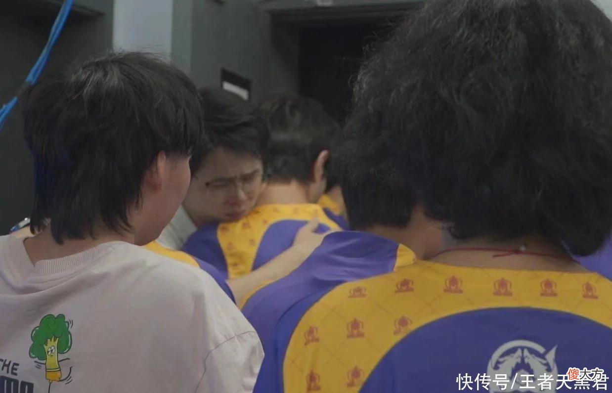 【游戏世界】Hero宣布放假一个月，归来后首发可能不保，久哲在青训挑人了