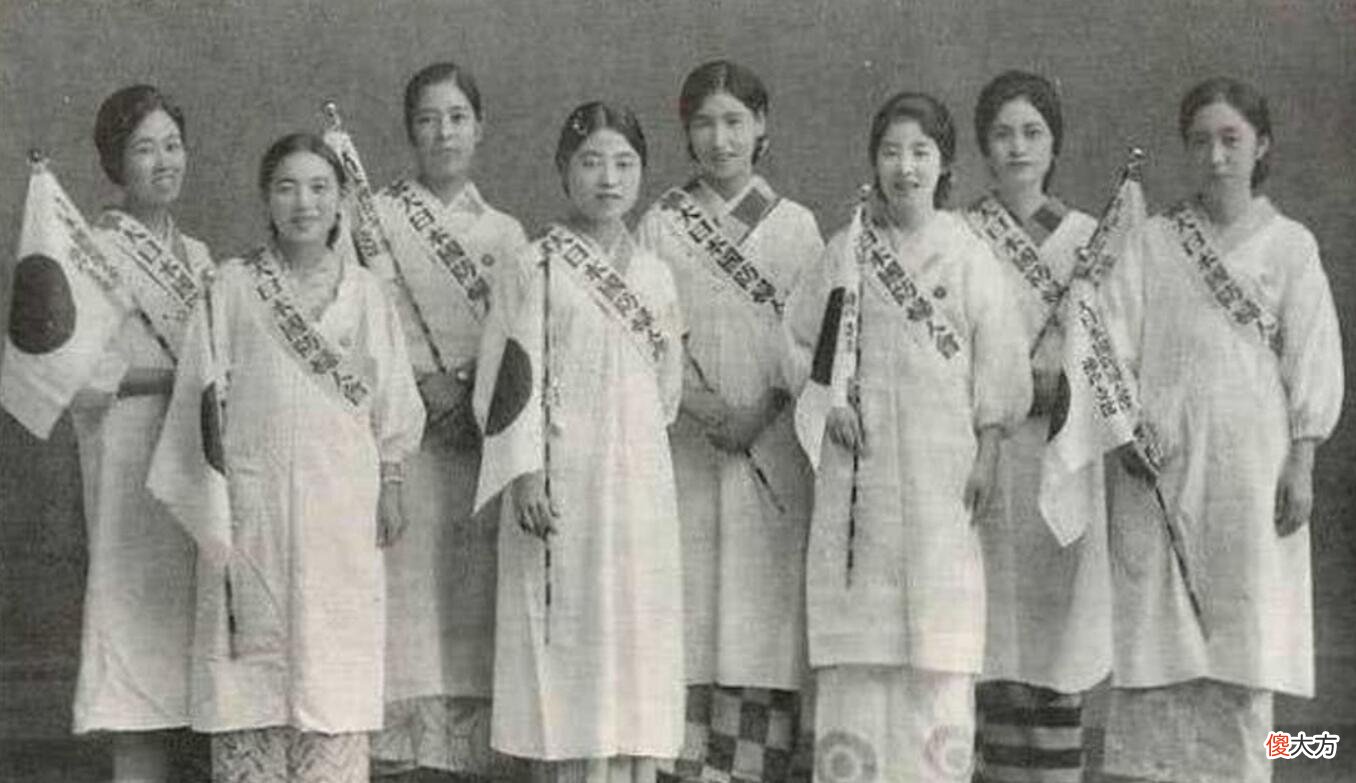 【爱历史】二战日本女性多疯狂？妻子自杀让丈夫打仗，丈夫下令杀我国3000人