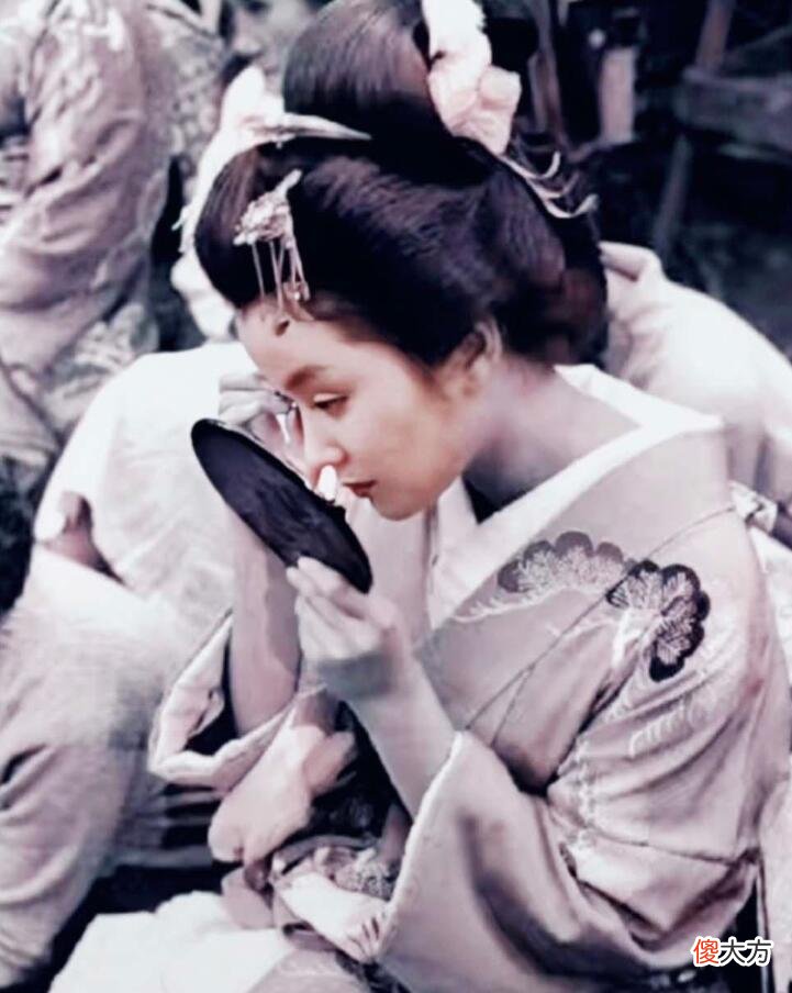 【爱历史】二战日本女性多疯狂？妻子自杀让丈夫打仗，丈夫下令杀我国3000人