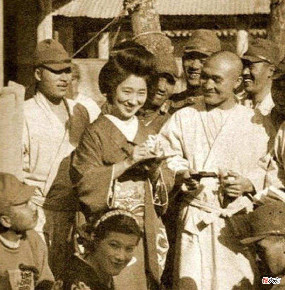 【爱历史】二战日本女性多疯狂？妻子自杀让丈夫打仗，丈夫下令杀我国3000人
