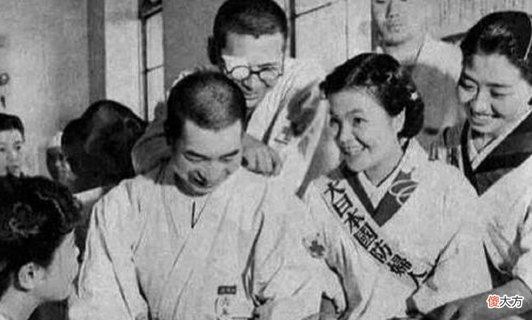 【爱历史】二战日本女性多疯狂？妻子自杀让丈夫打仗，丈夫下令杀我国3000人