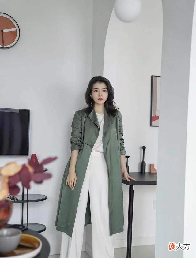 【时尚一点】风衣里面穿什么？建议选这4种内搭，随便一穿都很高级