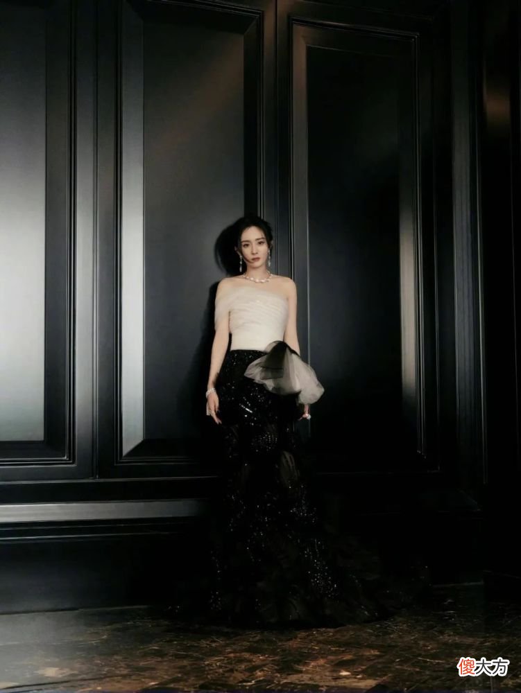 【时尚一点】Angelababy、关晓彤人手一条的蝴蝶结裙长啥样？