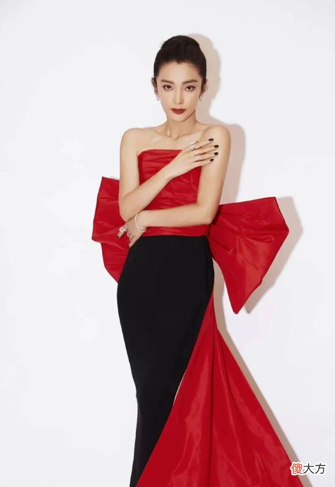 【时尚一点】Angelababy、关晓彤人手一条的蝴蝶结裙长啥样？