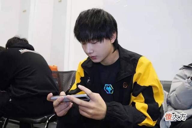 【游戏迷】转会期大动作,梓墨宝宝锁打开,狼队和KSG选其一
