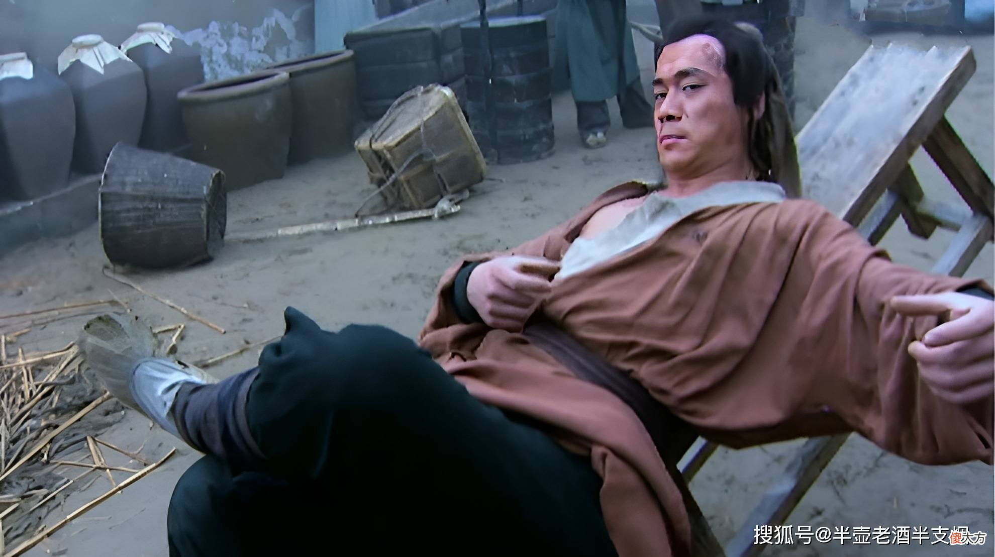 【爱历史】《水浒传》中，武松为什么不惧卢俊义？