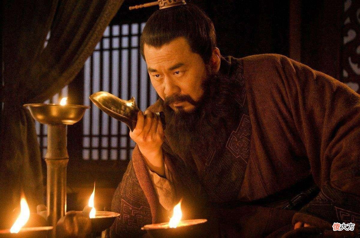 【历史故事】曹操发现司马懿有“狼顾之相”，交代儿子要提防点，什么是狼顾之相？