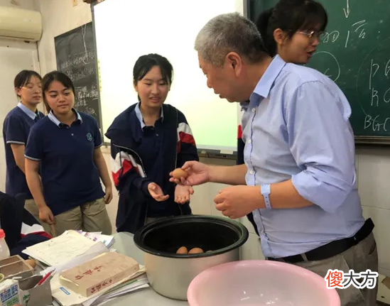 清华贫困生的“树洞”全网刷屏:你被感动到了没有?