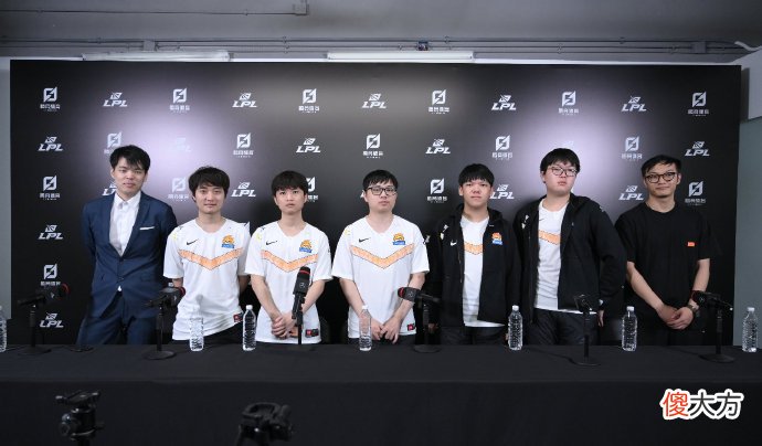 【游戏迷】夏季赛四皇新鲜出炉，究竟谁能统治LPL登宝座？定由新队手捧银龙杯