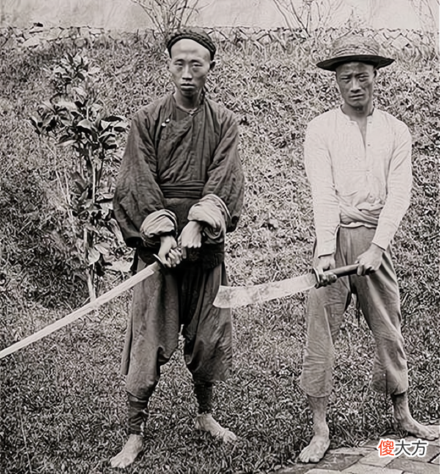 【爱历史】日本“明治毒妇”：被斩首时两刀没砍死，第三刀时她大喊三个字