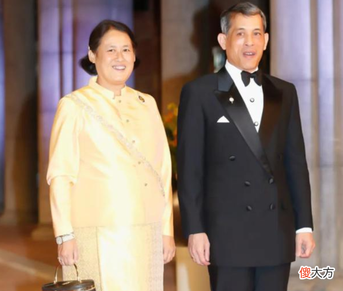 【历史故事】66岁诗琳通现身北京，光腿穿裙子，为王室辛苦43年成全泰王的风流