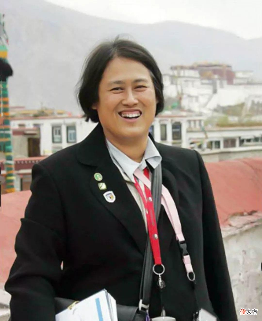 【历史故事】66岁诗琳通现身北京，光腿穿裙子，为王室辛苦43年成全泰王的风流