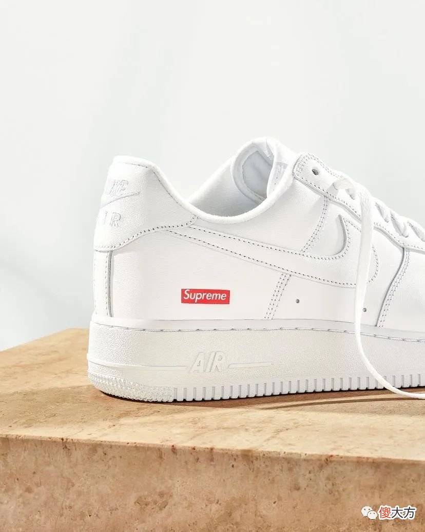 【时尚一点】又两双新 YEEZY 曝光,或即将发售&Supreme x Nike 三联名将补货回归!