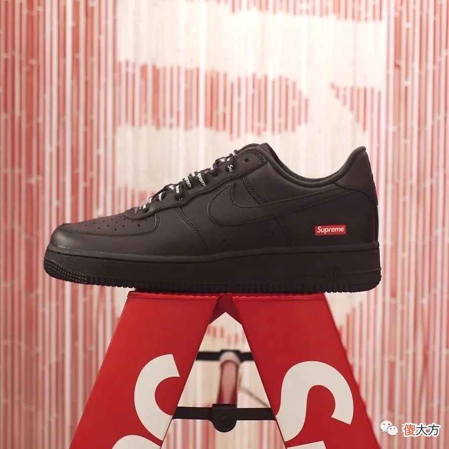 【时尚一点】又两双新 YEEZY 曝光,或即将发售&Supreme x Nike 三联名将补货回归!