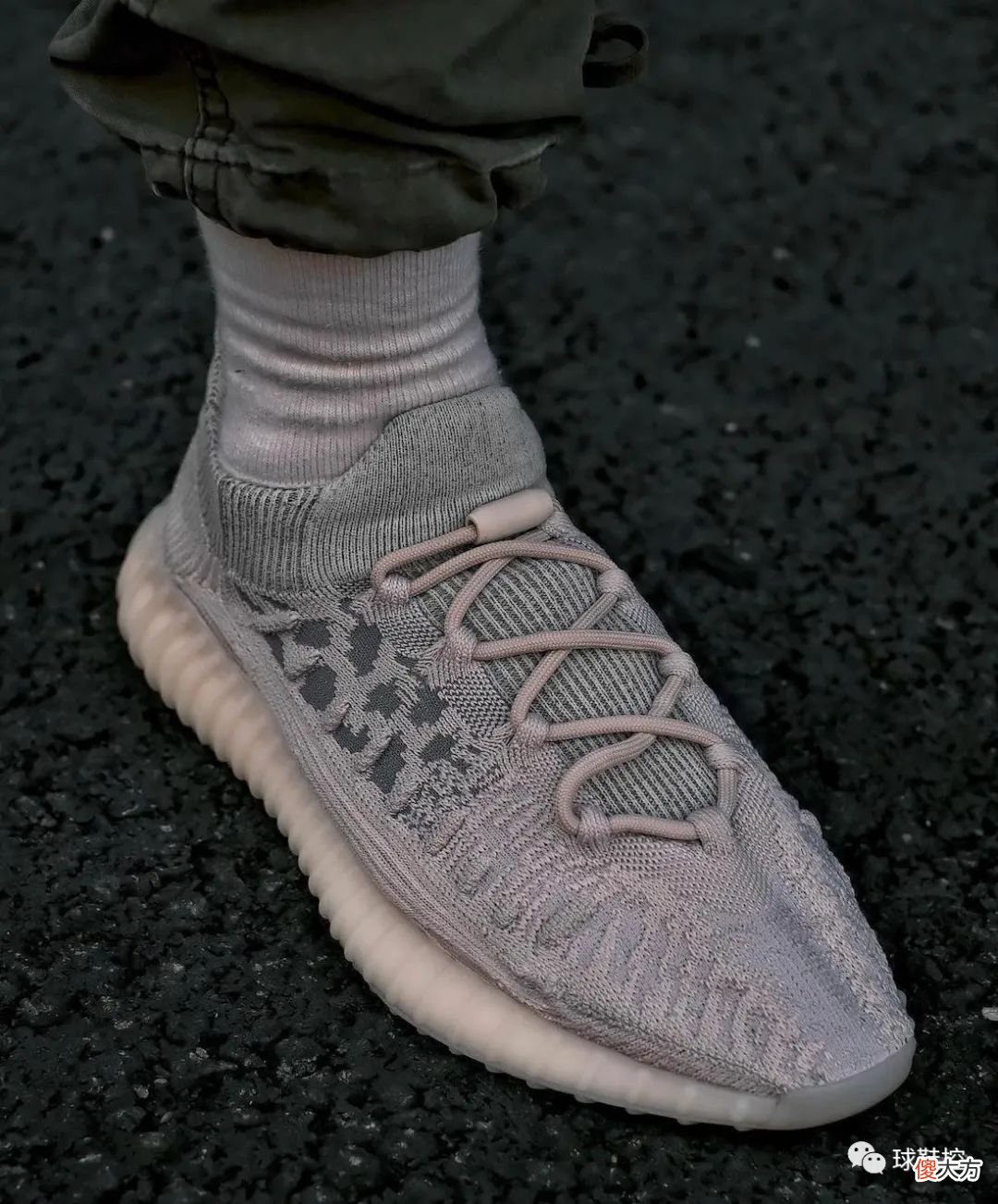 【时尚一点】又两双新 YEEZY 曝光,或即将发售&Supreme x Nike 三联名将补货回归!